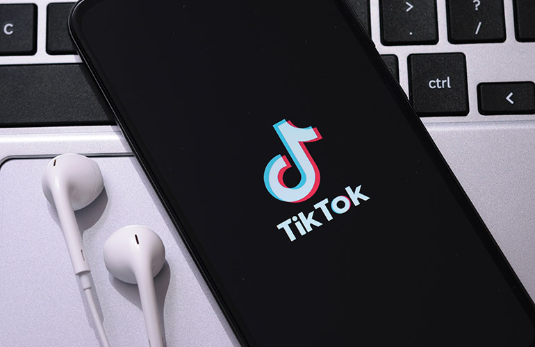 European Commission Orders Staff to Remove TikTok App for Security Reasons
